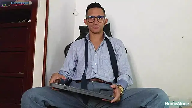 HomeAloneK online show from 2, 12, 2025