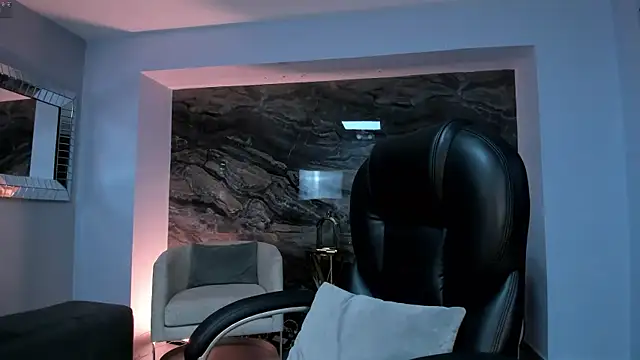 Snapshot of SofiaReyes1 chatting on 7, 10, 2025 SofiaReyes1 online show from 7, 10, 2025