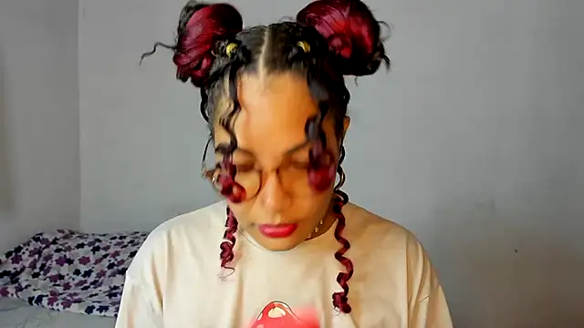 Jade Dorthini online show from 7, 3, 2025