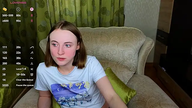 Snapshot of Cowell_Adelina chatting on 17, 6, 2026 Cowell Adelina online show from 17, 6, 2026