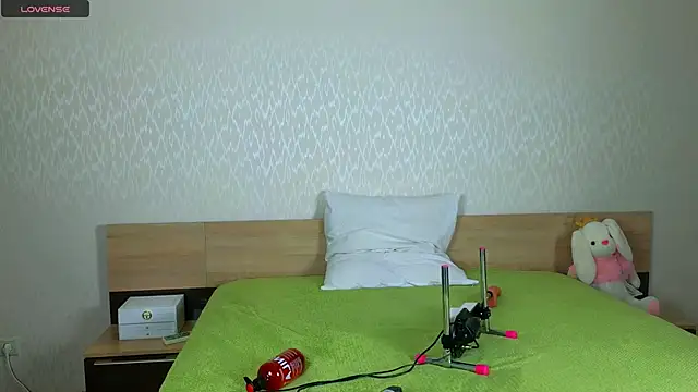 Snapshot of Cowell_Adelina chatting on 8, 2, 2026 Cowell Adelina online show from 8, 2, 2026