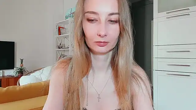 Maiami000 online show from 15, 4, 2026