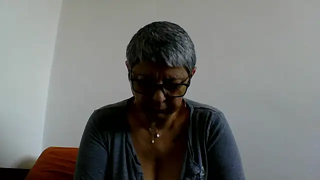 roseblak42 online show from 12, 1, 2026