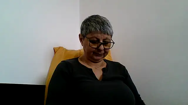 Snapshot of roseblak42 chatting on 25, 2, 2026 roseblak42 online show from 25, 2, 2026