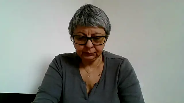 Snapshot of roseblak42 chatting on 9, 2, 2026 roseblak42 online show from 9, 2, 2026