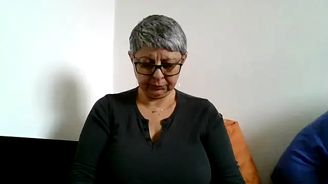 Snapshot of roseblak42 chatting on 2, 3, 2026 roseblak42 online show from 2, 3, 2026