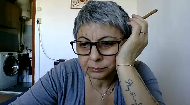 roseblak42 online show from 20, 3, 2025