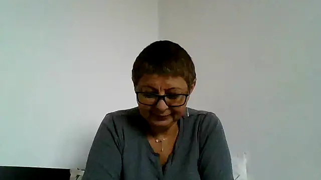 roseblak42 online show from 3, 10, 2025