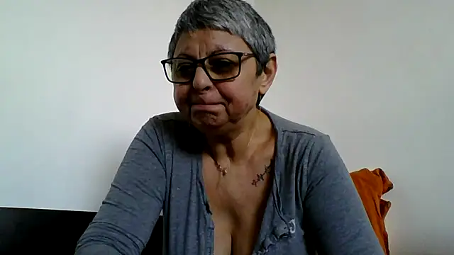 Snapshot of roseblak42 chatting on 19, 1, 2026 roseblak42 online show from 19, 1, 2026