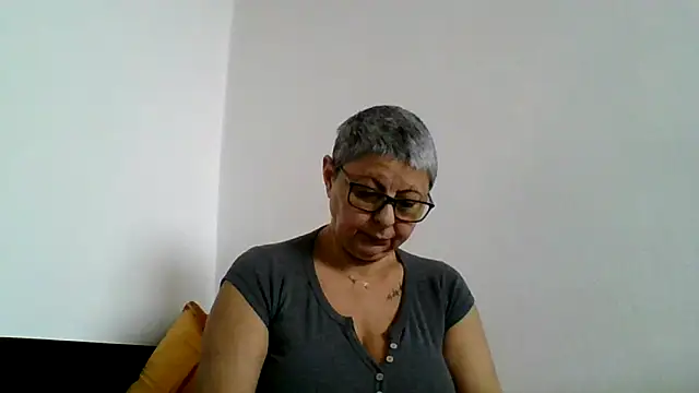 roseblak42 online show from 17, 12, 2025