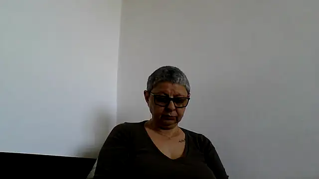 roseblak42 online show from 28, 4, 2026
