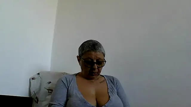 roseblak42 online show from 26, 4, 2026