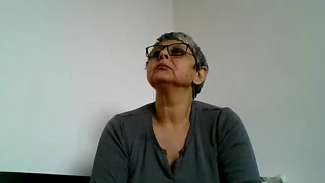 Snapshot of roseblak42 chatting on 8, 2, 2026 roseblak42 online show from 8, 2, 2026