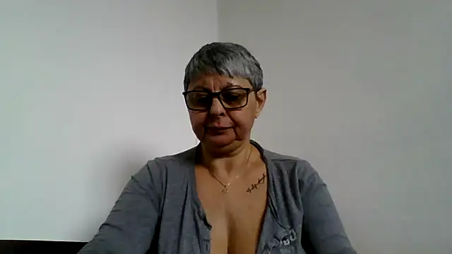 Snapshot of roseblak42 chatting on 24, 2, 2026 roseblak42 online show from 24, 2, 2026