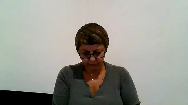 roseblak42 online show from 5, 11, 2025