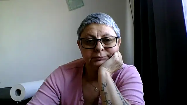 roseblak42 online show from 10, 5, 2026