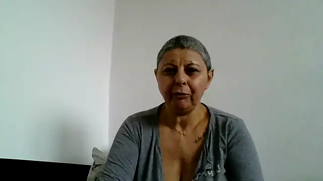 roseblak42 online show from 2, 12, 2025