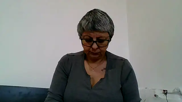 Snapshot of roseblak42 chatting on 6, 2, 2026 roseblak42 online show from 6, 2, 2026