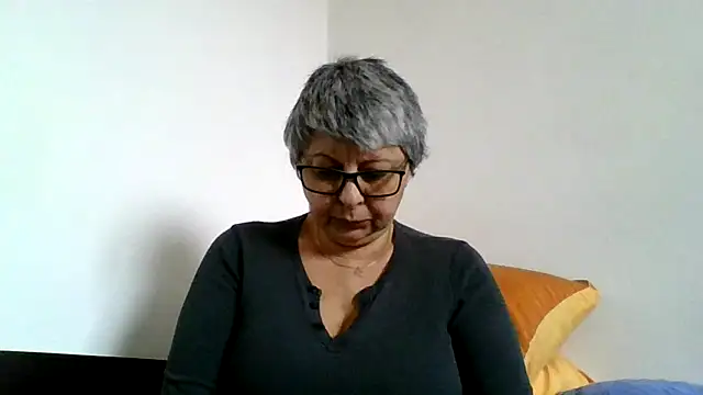 Snapshot of roseblak42 chatting on 16, 2, 2026 roseblak42 online show from 16, 2, 2026