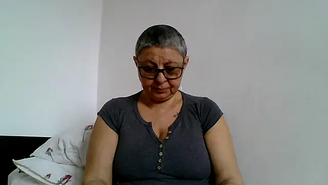 roseblak42 online show from 8, 4, 2026