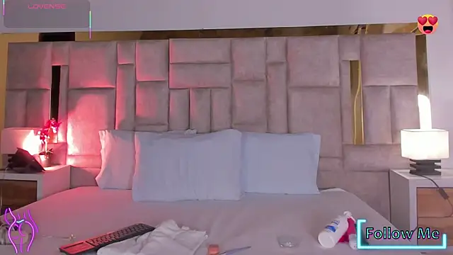 Miss Abigail  online show from 10, 9, 2025