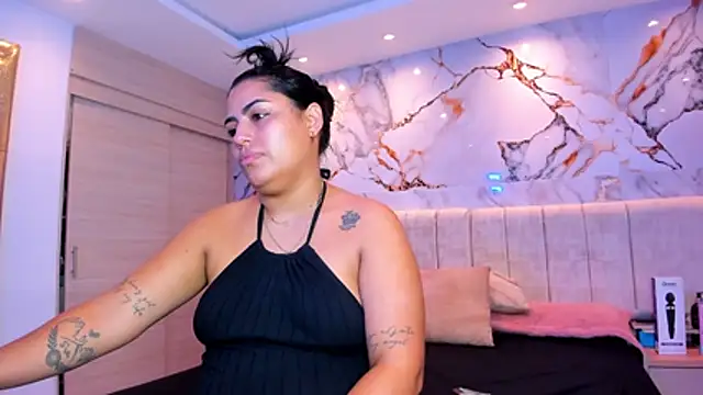 Snapshot of kiana_cream chatting on 2, 5, 2026 kiana cream online show from 2, 5, 2026