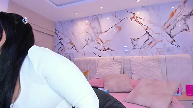 kiana cream online show from 5, 12, 2025