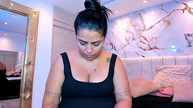 kiana cream online show from 13, 4, 2026