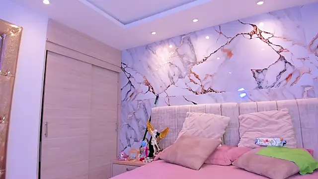 kiana cream online show from 22, 12, 2025