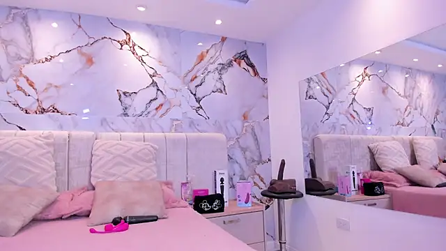 kiana cream online show from 20, 12, 2025