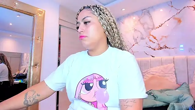 Snapshot of kiana_cream chatting on 23, 2, 2026 kiana cream online show from 23, 2, 2026