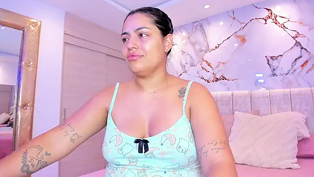 kiana cream online show from 30, 11, 2025