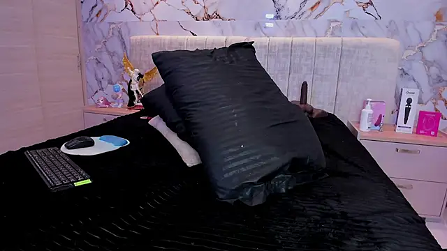 kiana cream online show from 8, 11, 2025