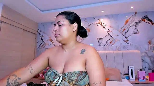 Snapshot of kiana_cream chatting on 15, 5, 2026 kiana cream online show from 15, 5, 2026