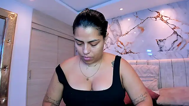 Snapshot of kiana_cream chatting on 9, 7, 2026 kiana cream online show from 9, 7, 2026