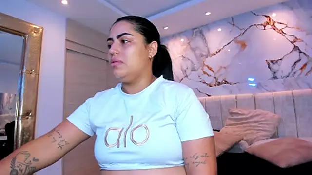 Snapshot of kiana_cream chatting on 23, 5, 2026 kiana cream online show from 23, 5, 2026
