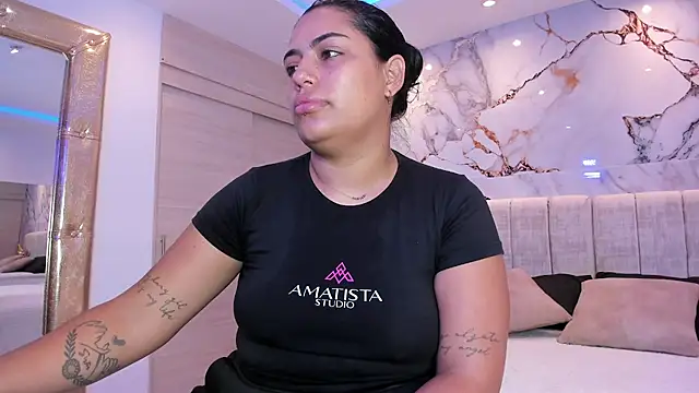 kiana cream online show from 14, 11, 2025