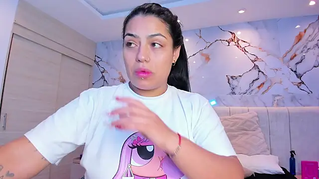 Snapshot of kiana_cream chatting on 17, 1, 2026 kiana cream online show from 17, 1, 2026