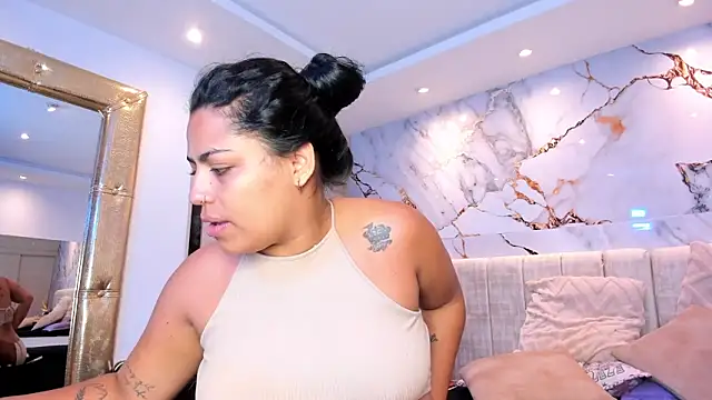 Snapshot of kiana_cream chatting on 2, 3, 2026 kiana cream online show from 2, 3, 2026