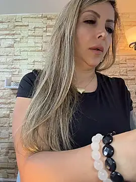  Abril-Office1 online show from 23, 7, 2026