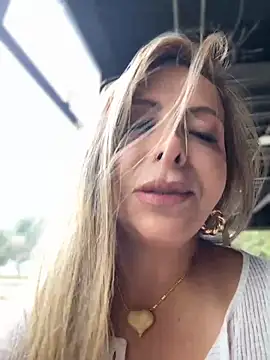  Abril-Office1 online show from 9, 10, 2025