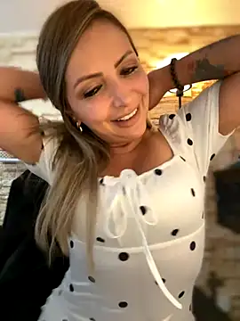  Abril-Office1 online show from 24, 9, 2025