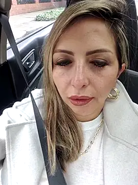  Abril-Office1 online show from 6, 3, 2025