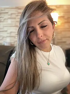  Abril-Office1 online show from 16, 9, 2025