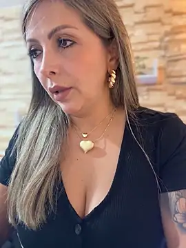  Abril-Office1 online show from 4, 11, 2025