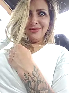  Abril-Office1 online show from 11, 3, 2025