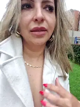  Abril-Office1 online show from 6, 3, 2025