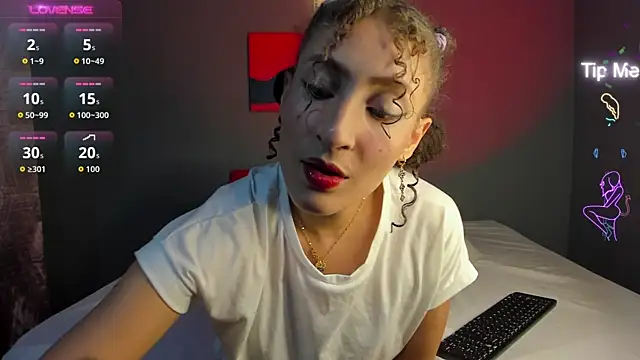 IsabellaSpencer online show from 24, 9, 2025