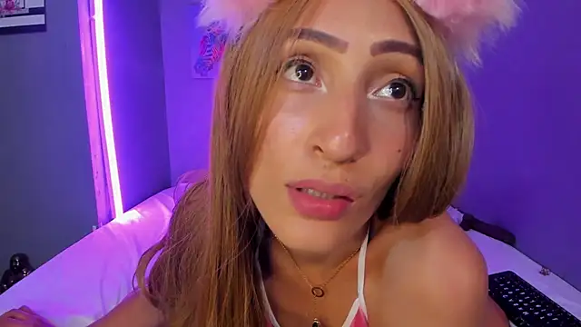 IsabellaSpencer online show from 18, 3, 2025