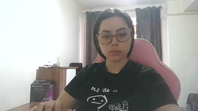 LovelyJulliette online show from 1, 6, 2026